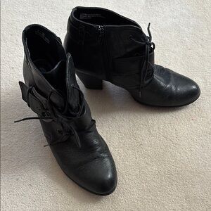 Black Lace-Up Ankle Boots 8/39